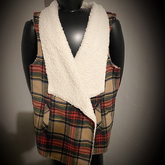 Maurices Jackets & Blazers - Women’s cozy open-style vest (size 2x).